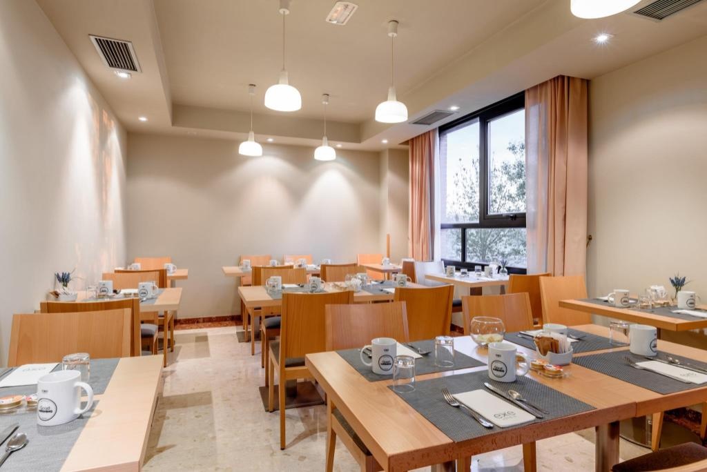 Aparthotel Exe Campus San Mames  Dining  Restaurant 11