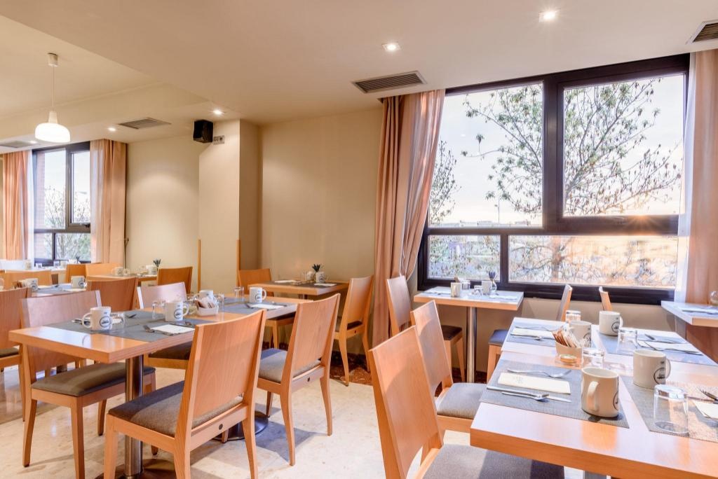 Aparthotel Exe Campus San Mames  Dining  Restaurant 9
