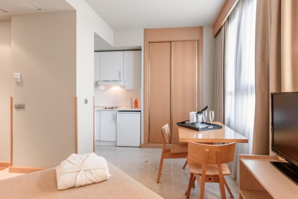 Aparthotel Exe Campus San Mames  Property Views  Interior View 12