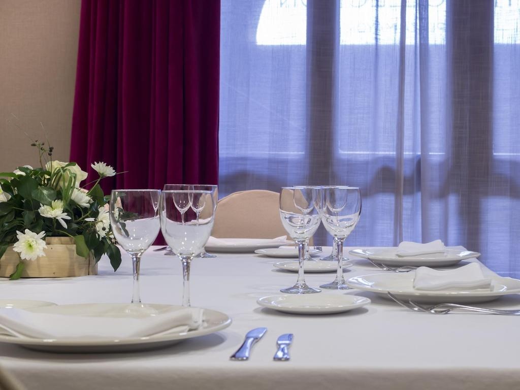NH Collection Leon Plaza Mayor  Dining  Food And Beverages 8