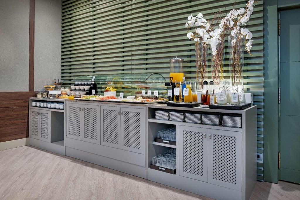 NH Collection Leon Plaza Mayor  Dining  Restaurant 6
