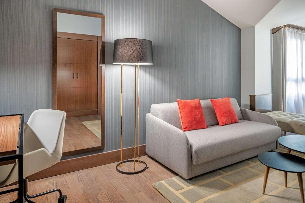 NH Collection Leon Plaza Mayor  Facilities  Facilities 4
