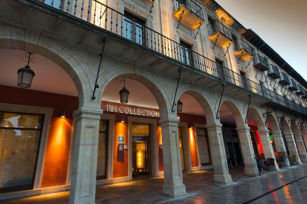 NH Collection Leon Plaza Mayor  Property Views  Exterior View 12