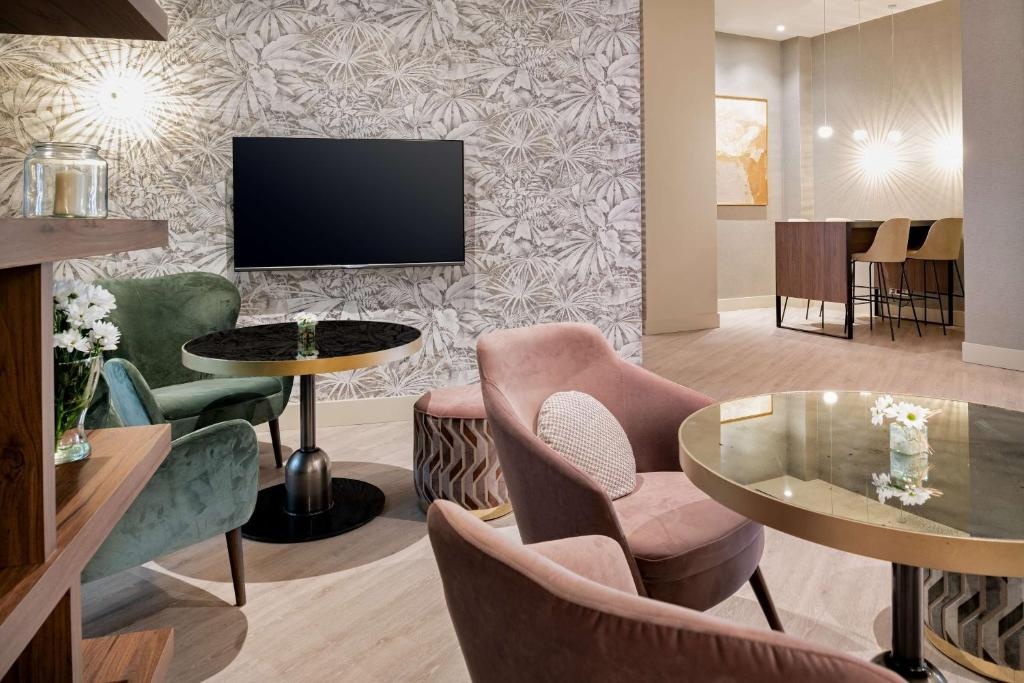 NH Collection Leon Plaza Mayor  Property Views  Lobby 17