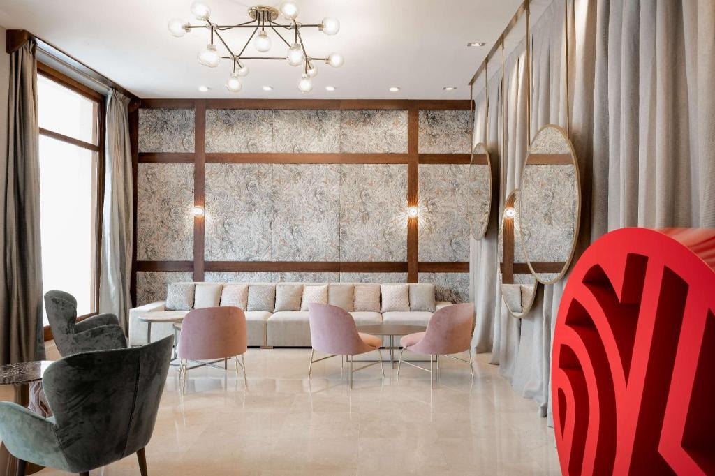 NH Collection Leon Plaza Mayor  Property Views  Lobby 2