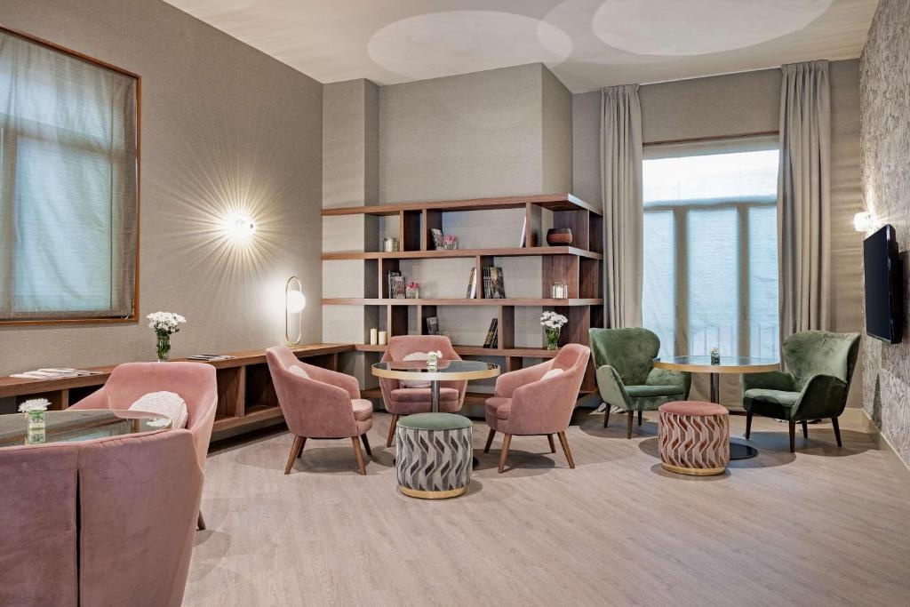 NH Collection Leon Plaza Mayor  Property Views  Lobby 4