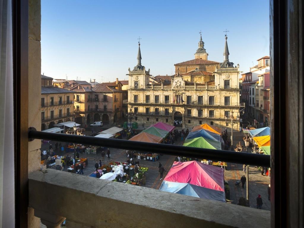 NH Collection Leon Plaza Mayor  Property Views  View 18