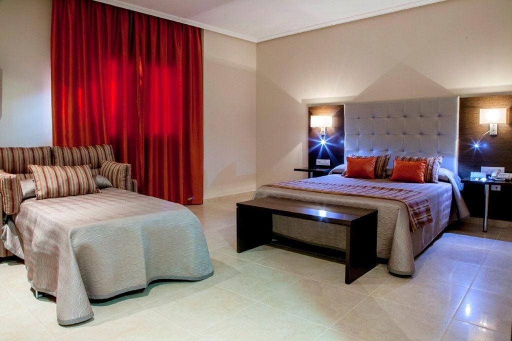 Hotel Rural Quinto Cecilio  Rooms  Superior Triple Room 1