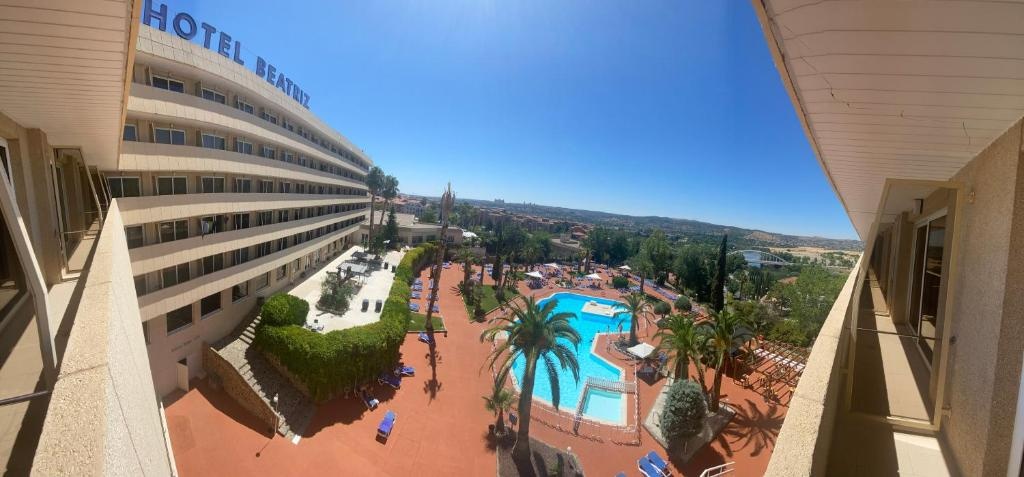 Beatriz Toledo Auditorium Spa  Facilities  Swimming Pool 2