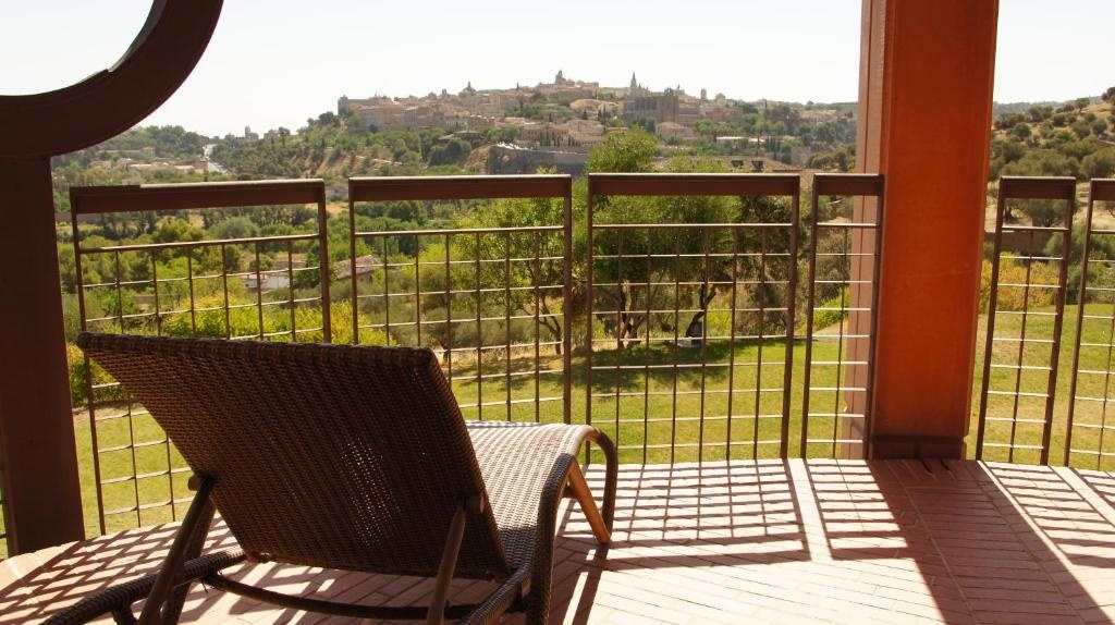 Hotel Cigarral El Bosque  Facilities  Balconyterrace 9