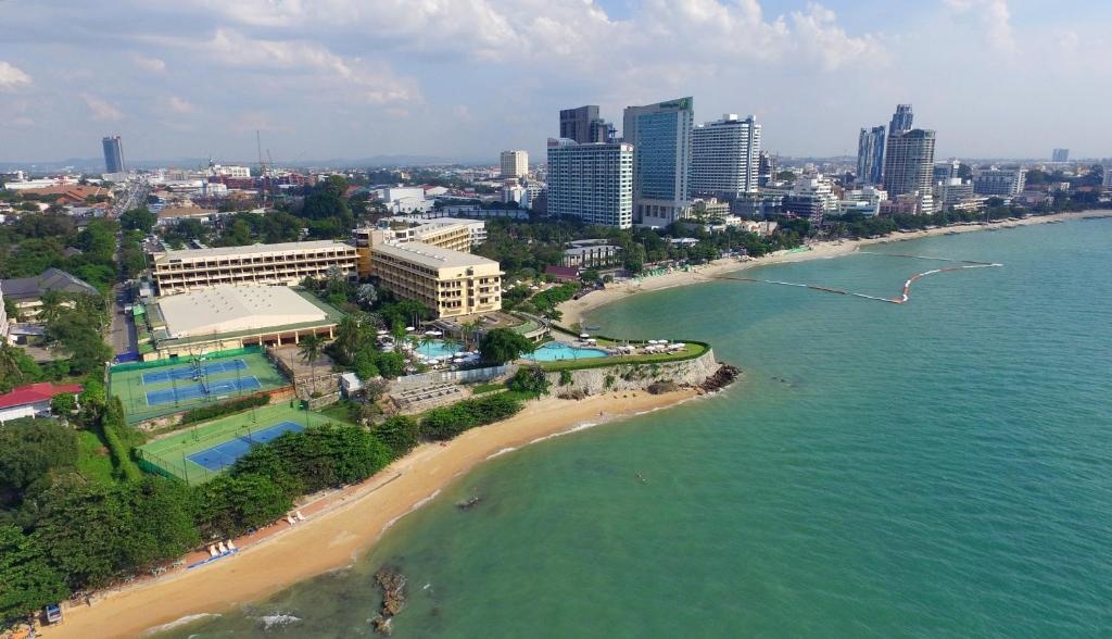 Dusit Thani PattayapropertyviewsExterior View6
