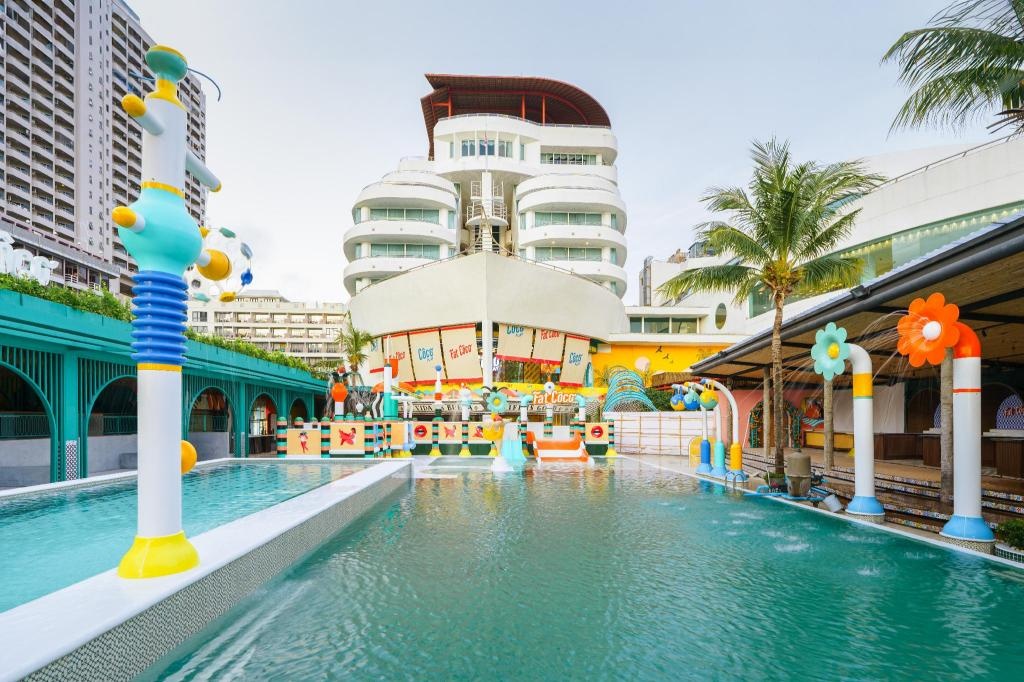 A One The Royal Cruise Hotel PattayafacilitiesSwimming Pool1