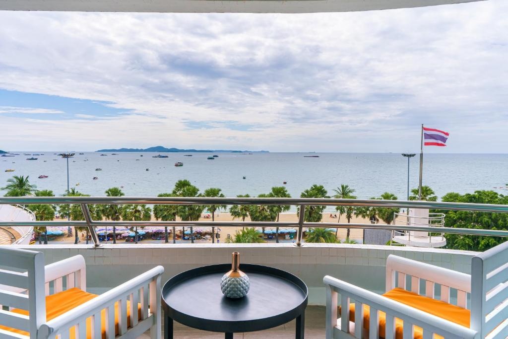 A One The Royal Cruise Hotel PattayapropertyviewsView8