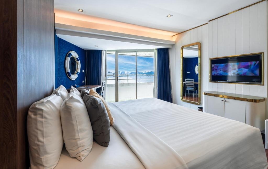 A One The Royal Cruise Hotel PattayaroomsDeluxe Double Partial Sea View View8