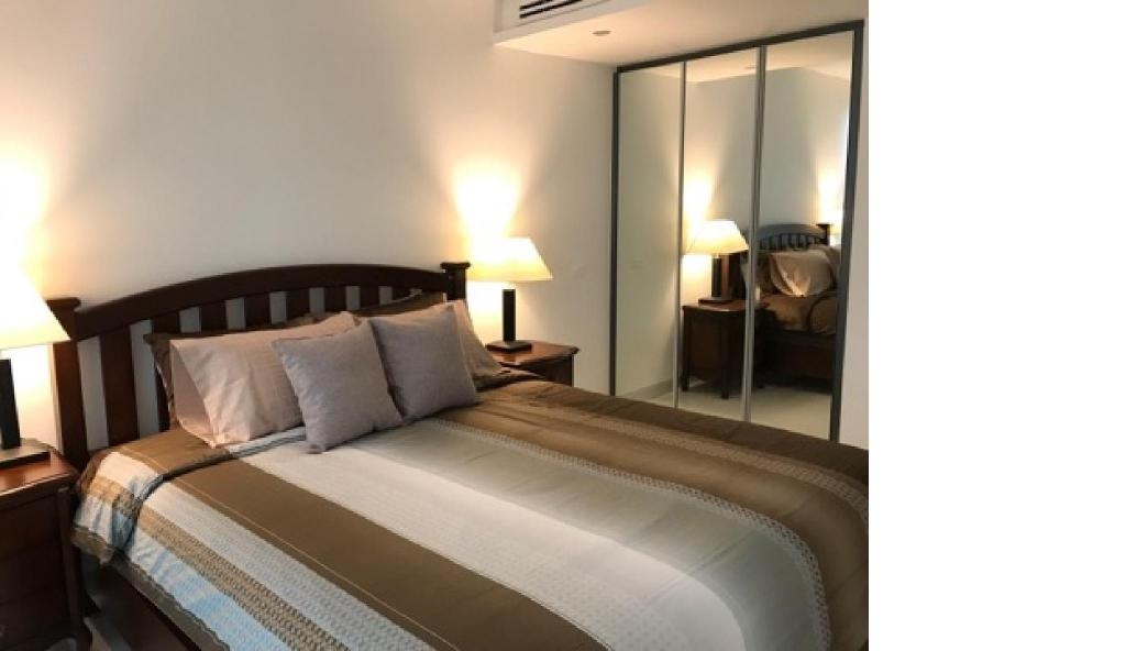 Sparkling Ocean Views King Bed Fast WIFI 200100facilitiesBedroom1