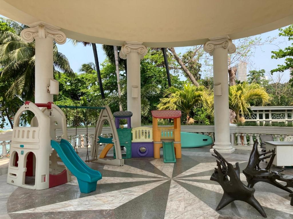 Sky Beach ApartmentfacilitiesPlayground5
