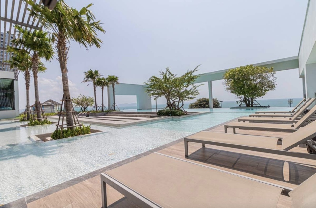 AERAS Luxury Studio CondofacilitiesSwimming Pool Outdoor1
