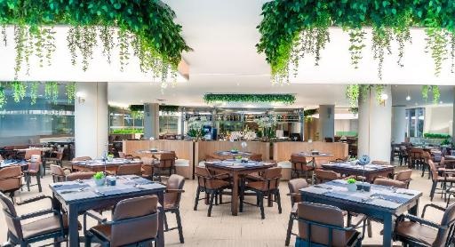 A One New Wing HoteldiningRestaurant11