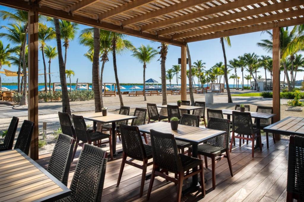 Blue Haven Resort All Inclusive  Facilities  Barlounge 44