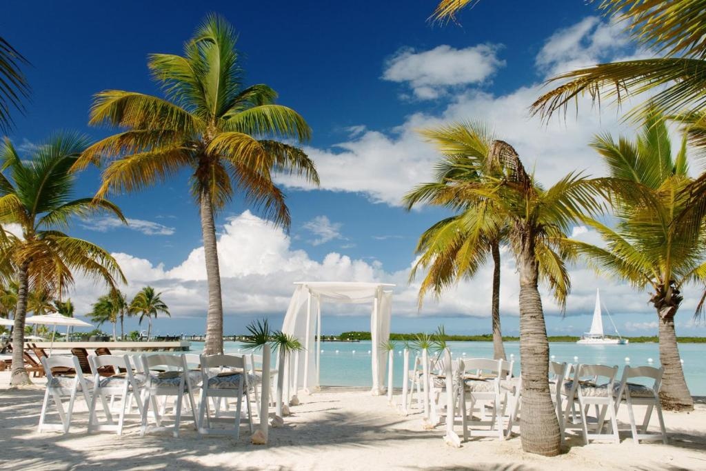 Blue Haven Resort All Inclusive  Facilities  Beach 10