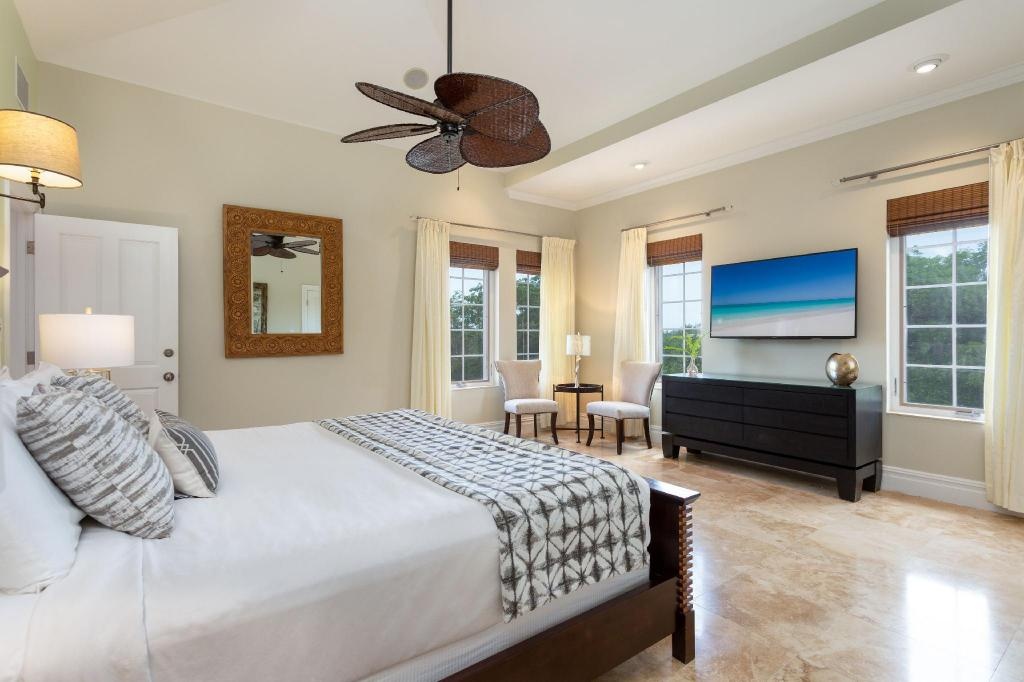 The Somerset On Grace Bay  Rooms  Rooms Image 3 3
