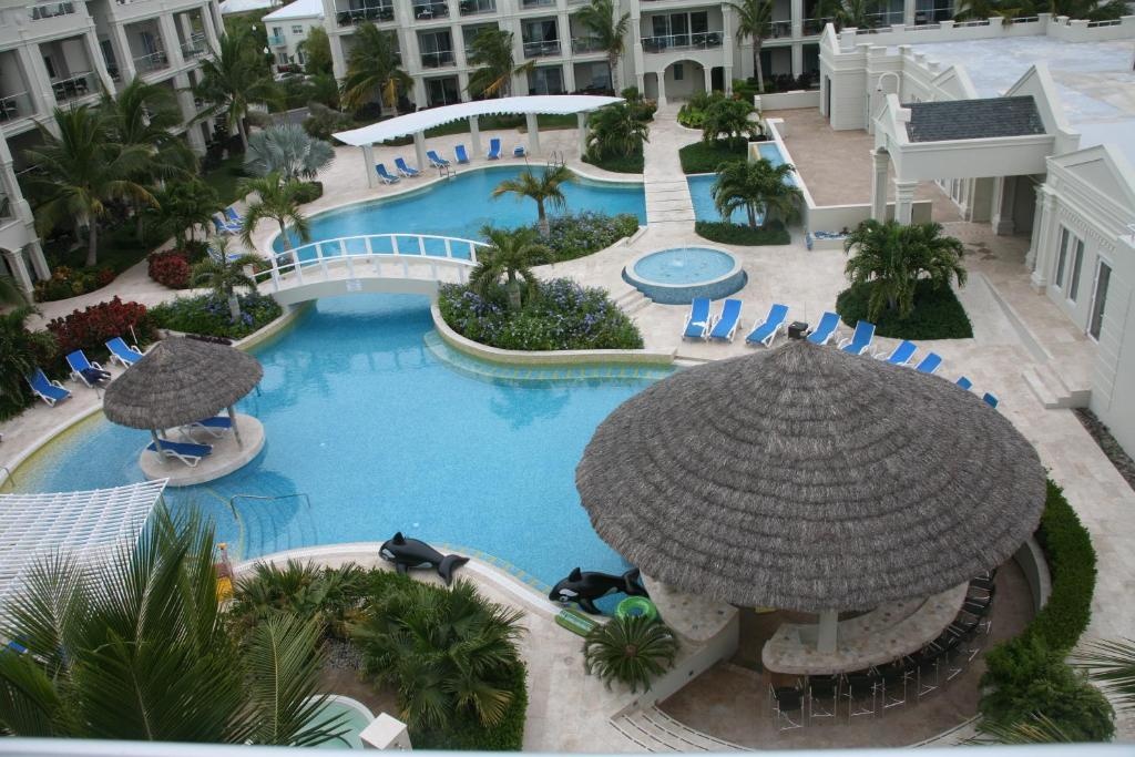 The Atrium Resort  Facilities  Swimming Pool 9