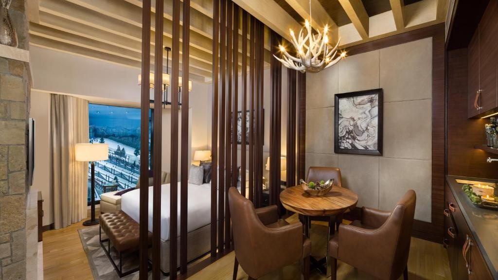 Aspen Chalets By Kempinski Hotel Mall Of The Emirates  Rooms  Aspen Ski Chalet Access To Snow Park In Ski Dubai For 2 Private Butler Lounge Access Including Afternoon Tea Evening Cocktail Hours Soft Refreshments Canapes 9