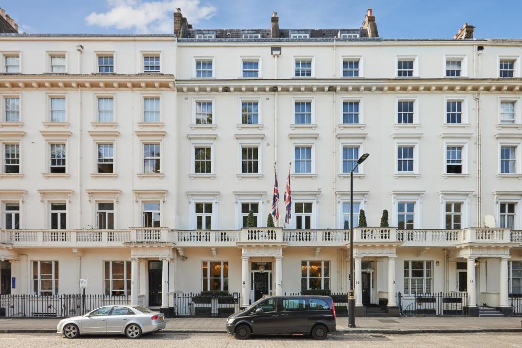 Eccleston Square Hotel  Property Views  Entrance 13