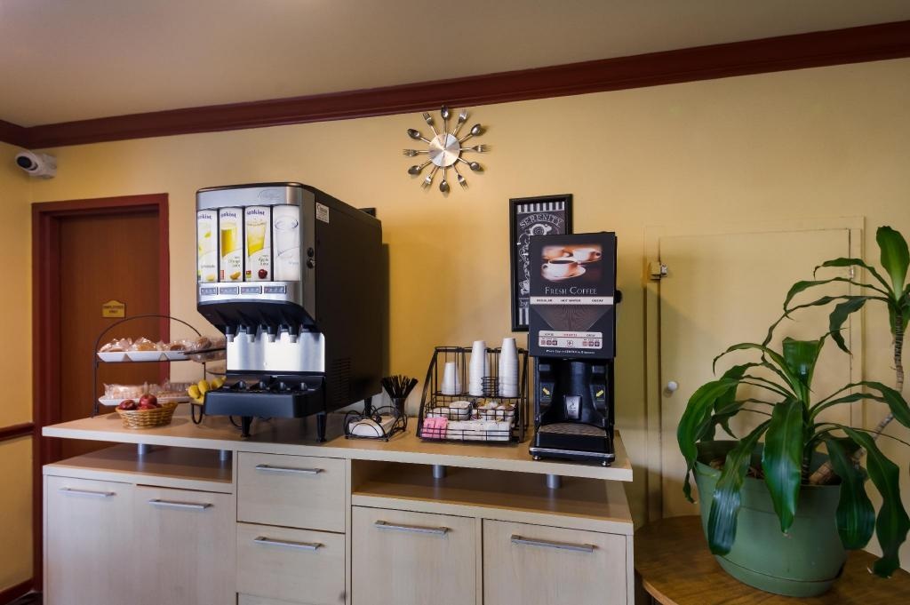 Americas Best Value Inn Buda Austin S  Dining  Food And Beverages 1