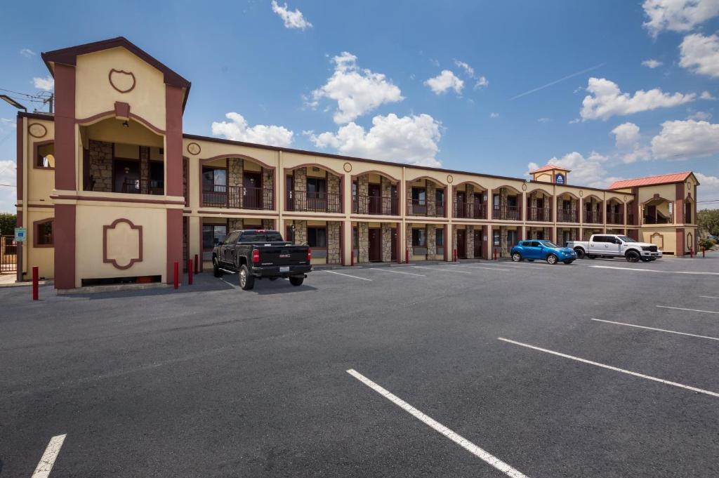 Americas Best Value Inn Buda Austin S  Property Views  Exterior View 8