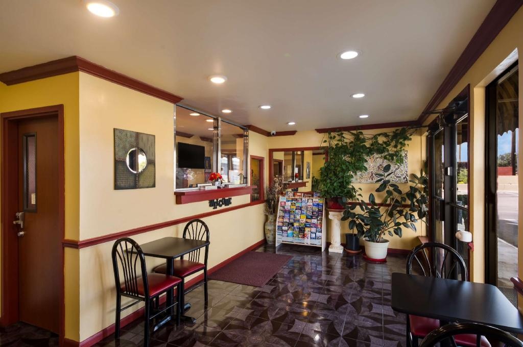 Americas Best Value Inn Buda Austin S  Property Views  Lobby 3