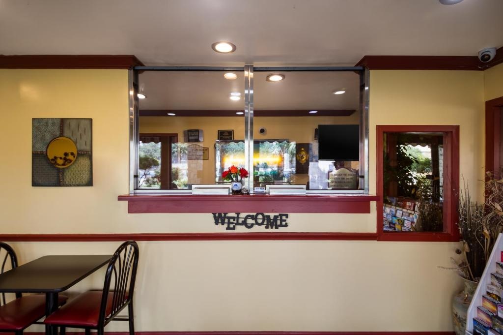 Americas Best Value Inn Buda Austin S  Property Views  Lobby 5