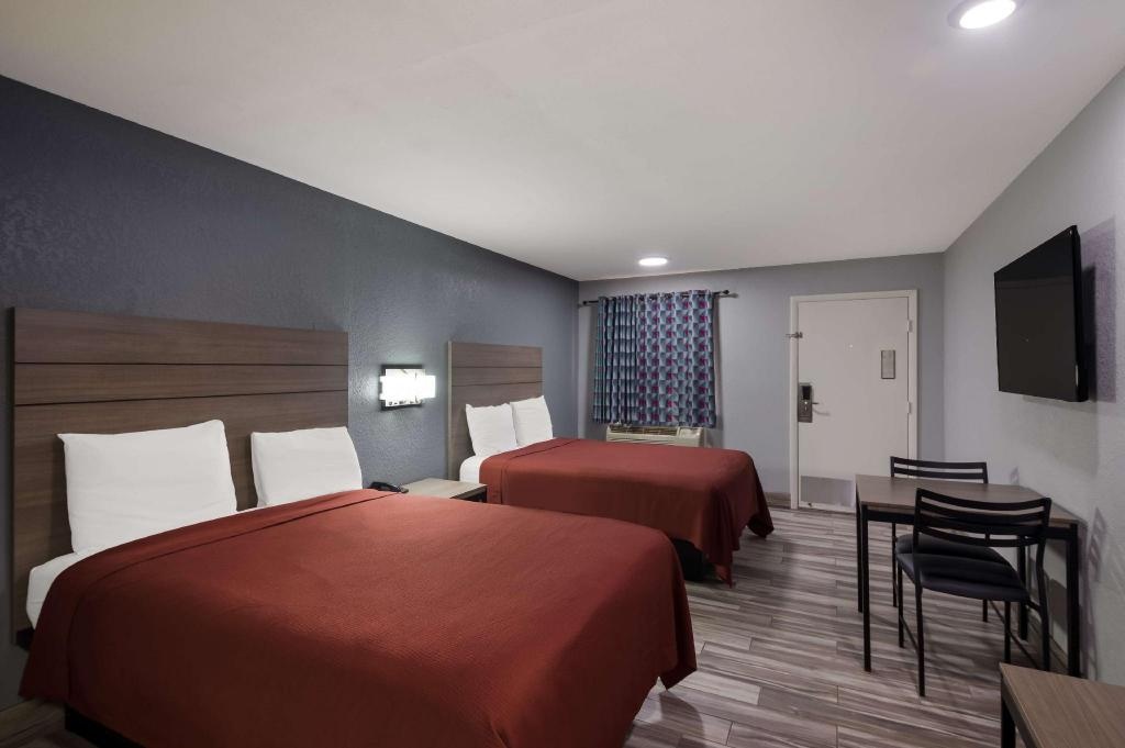 Americas Best Value Inn Buda Austin S  Rooms  2 Double Beds Standard Non Smoking Guestroom 4