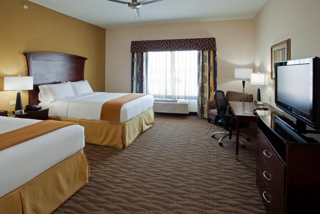 Holiday Inn Express Hotel Suites Austin South Buda By IHG  Rooms  Rooms Image 4 4