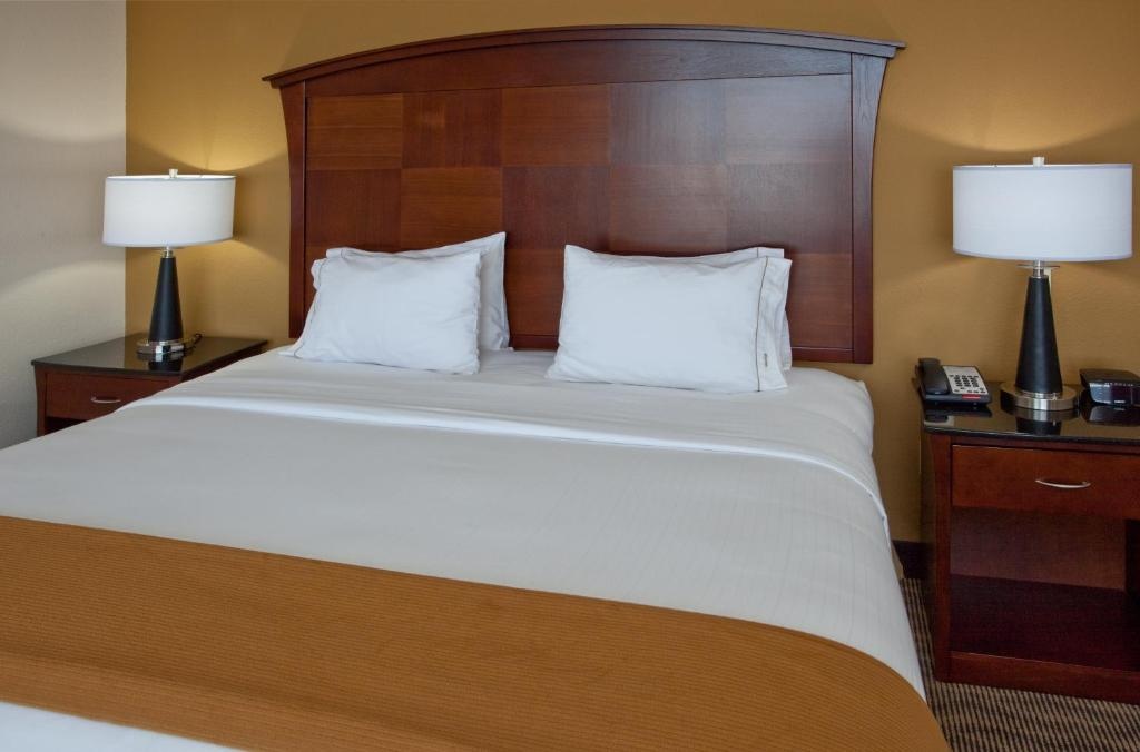 Holiday Inn Express Hotel Suites Austin South Buda By IHG  Rooms  Rooms Image 6 6