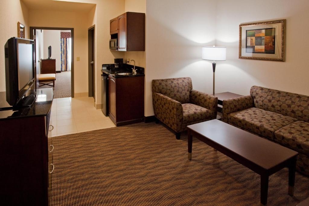 Holiday Inn Express Hotel Suites Austin South Buda By IHG  Rooms  Rooms Image 7 7
