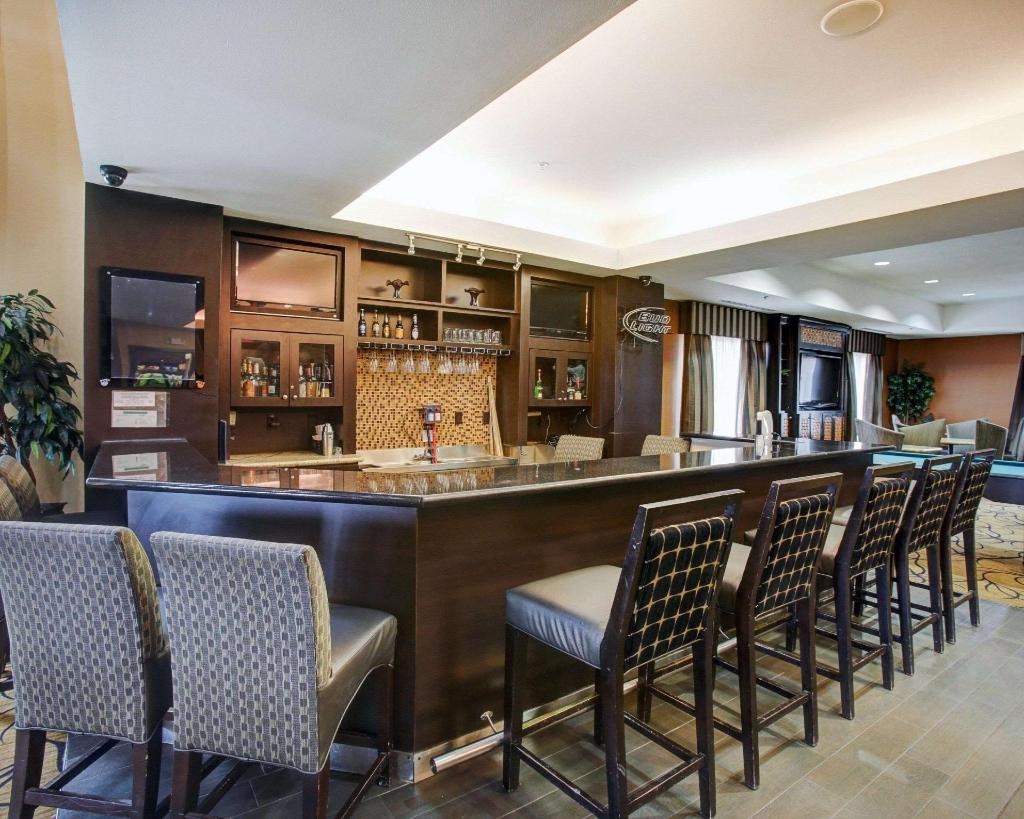 Comfort Suites Buda Austin South  Facilities  Barlounge 5
