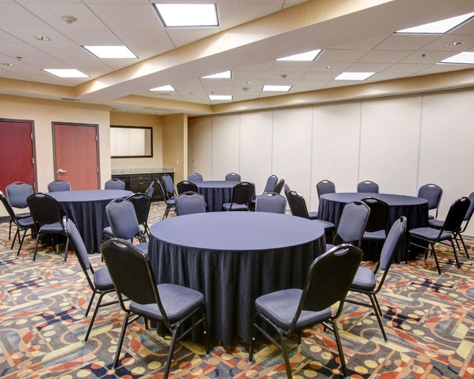 Comfort Suites Buda Austin South  Facilities  Meeting Room Ballrooms 12