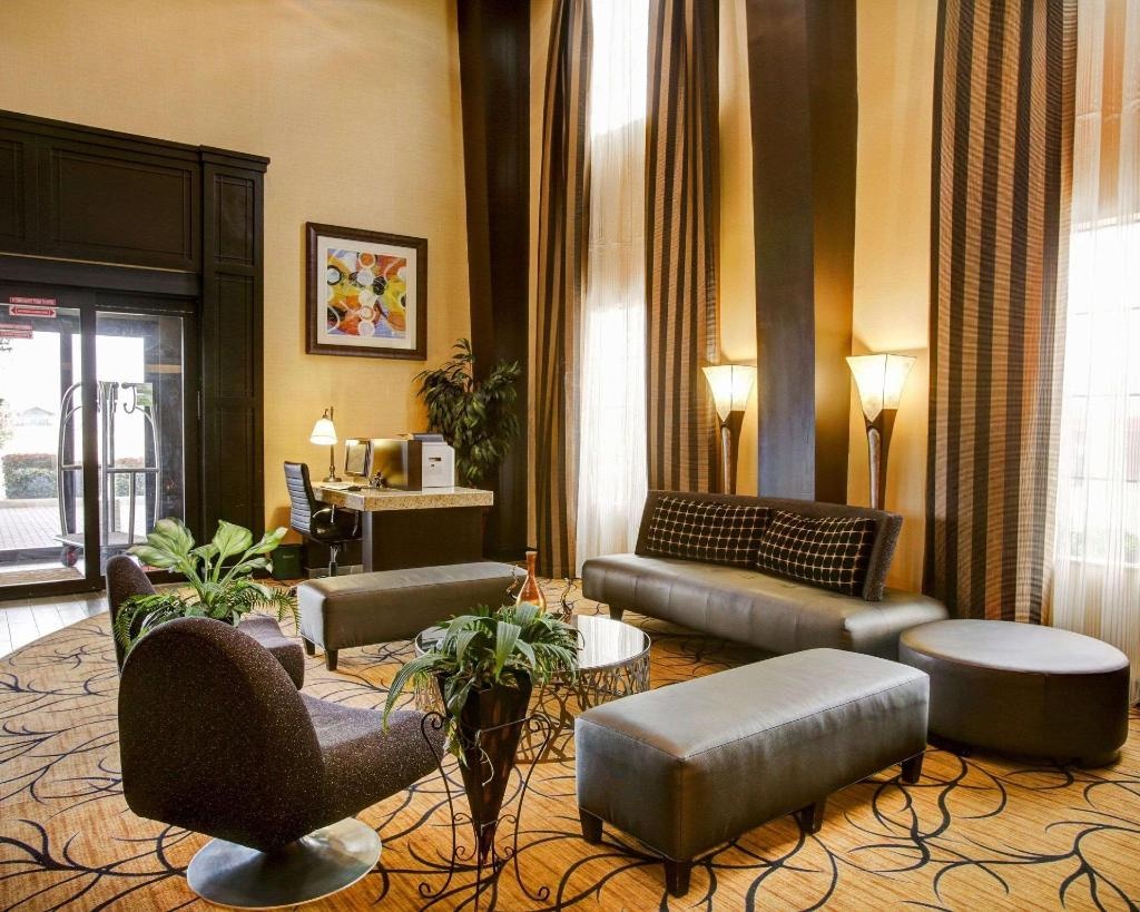 Comfort Suites Buda Austin South  Property Views  Lobby 2