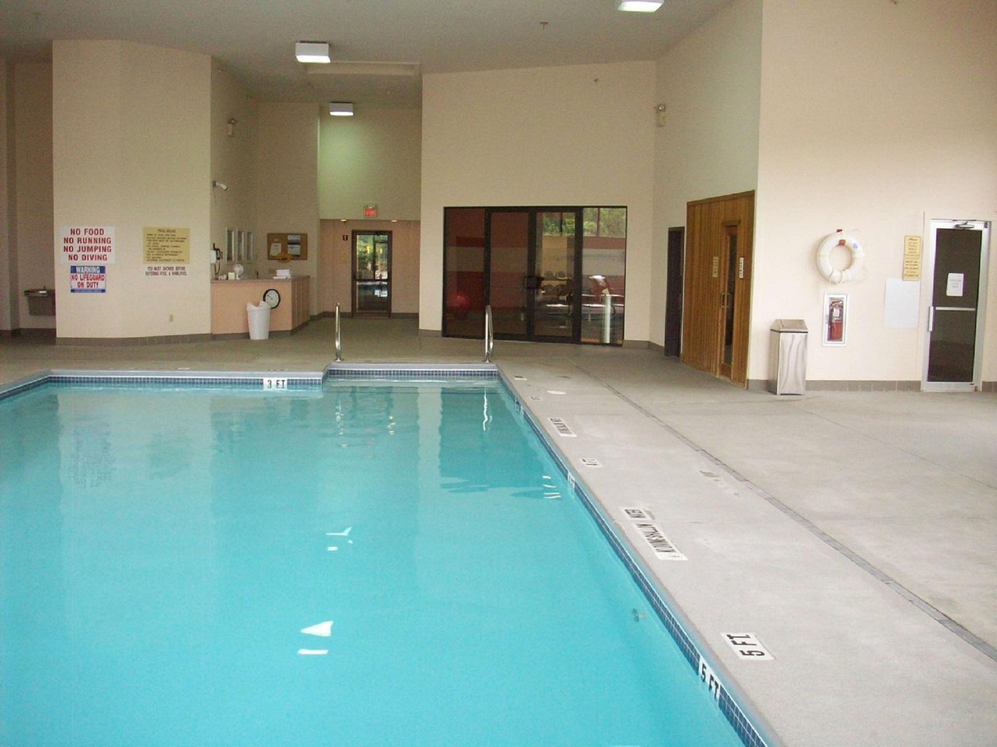 Swimming Pool Hampton Inn Uniontown In Uniontown Pa 1