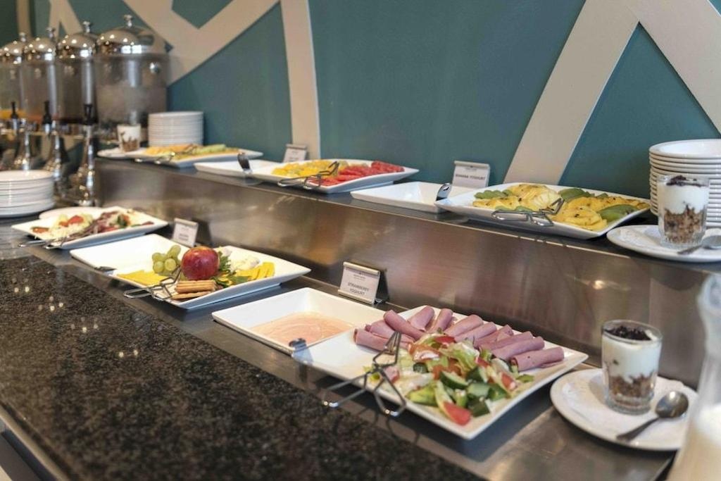 Protea Hotel Lusaka Cairo Road  Dining  Dining Image 16 16