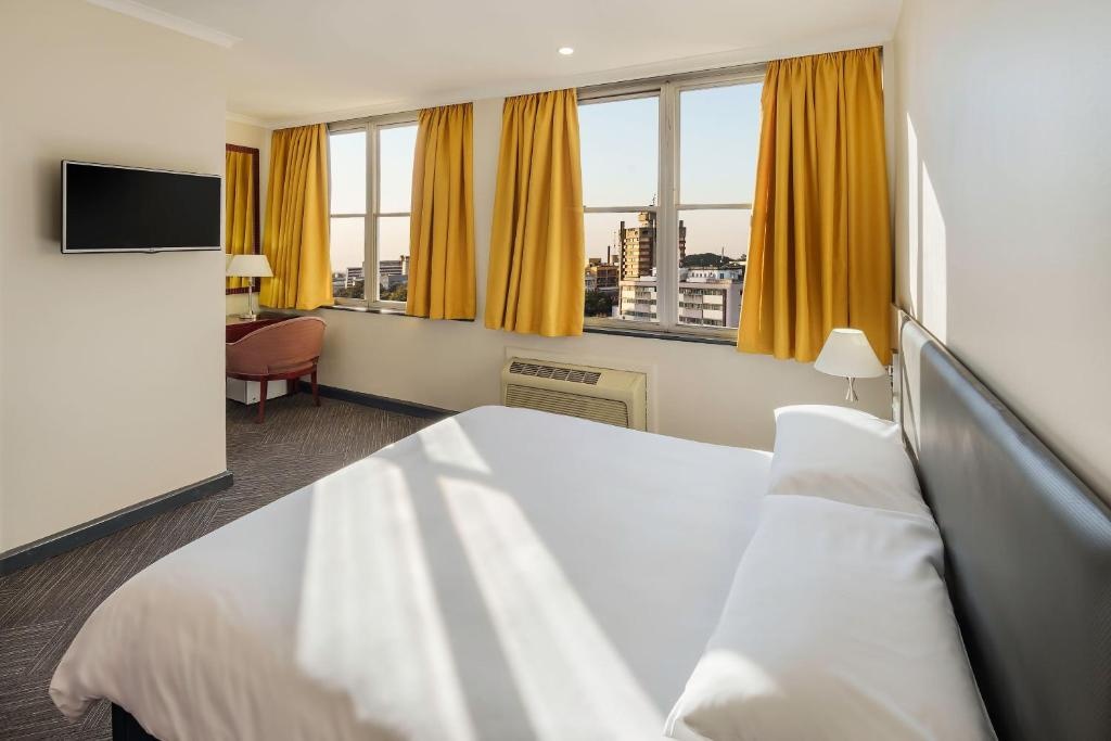 Protea Hotel Lusaka Cairo Road  Rooms  Rooms Image 2 2