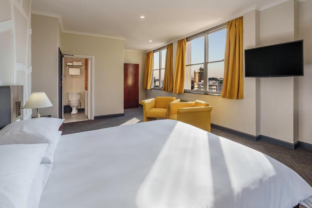 Protea Hotel Lusaka Cairo Road  Rooms  Rooms Image 4 4